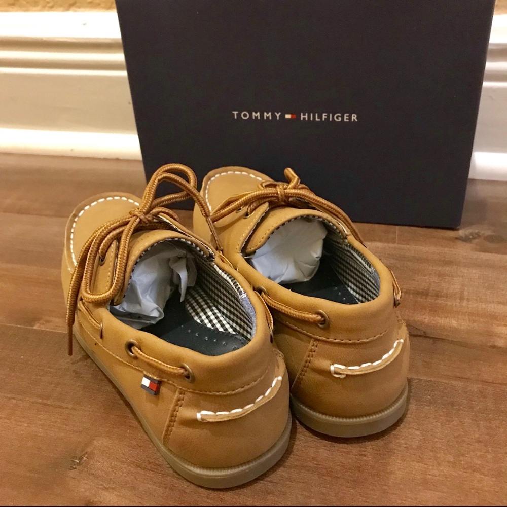 Brand New Tommy Hilfiger Boys Shoes - Picture 3 of 4